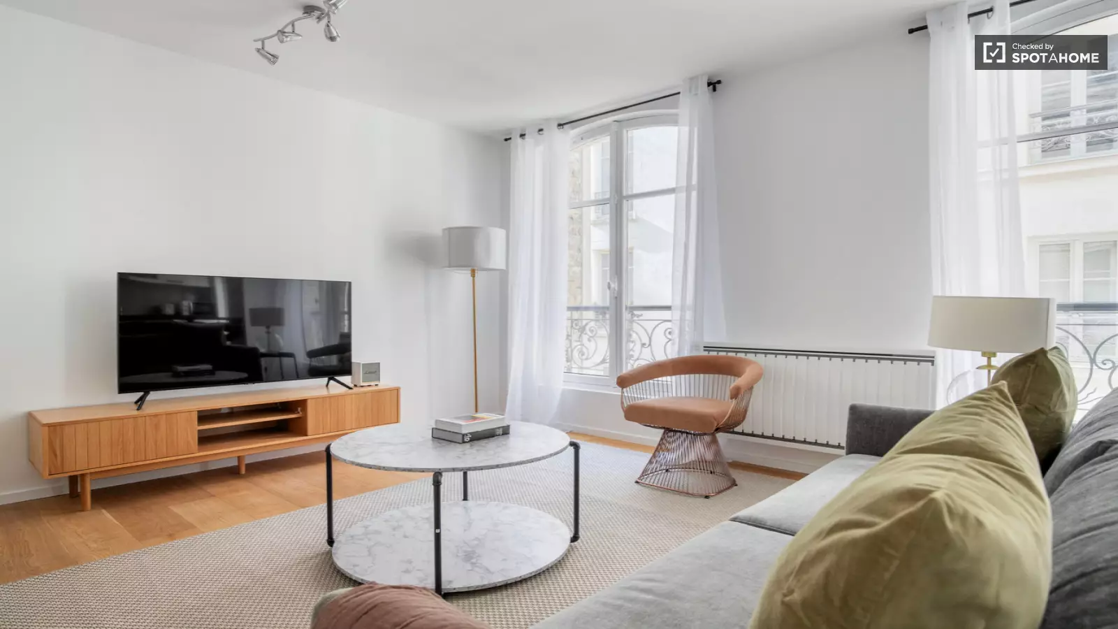 Appartement Square Emmanuel Chabrier à Paris