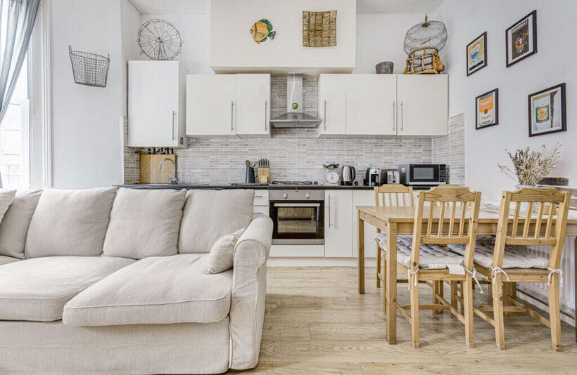 Flat Brighton Terrace in Greater London