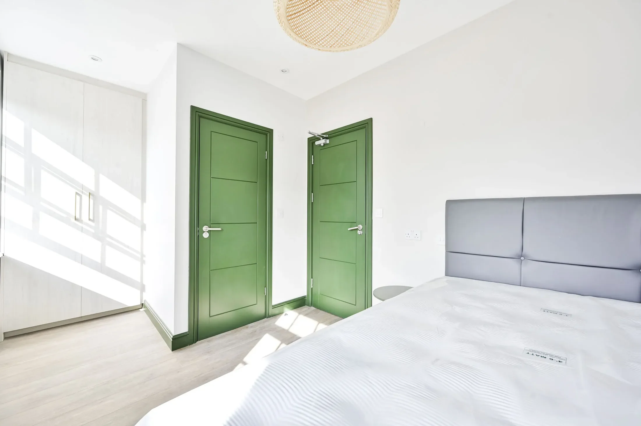 Room Clapham High Street in Greater London