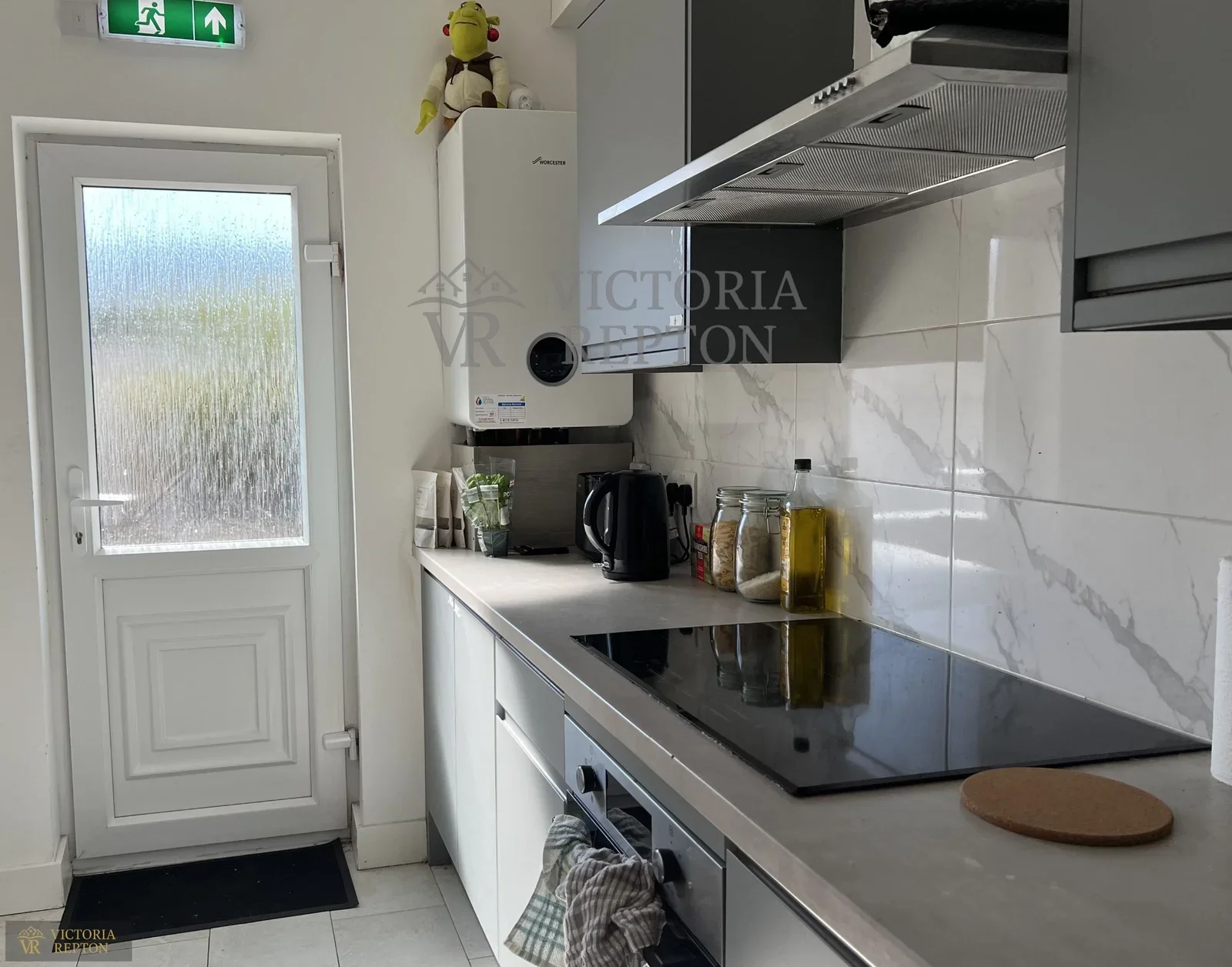 Room Wades Road in Filton