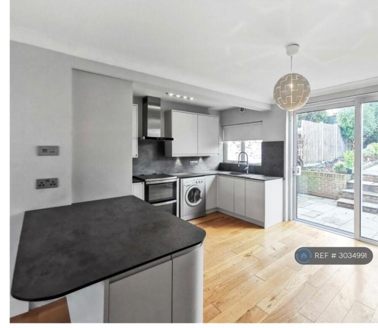 House Collindale Avenue in Greater London