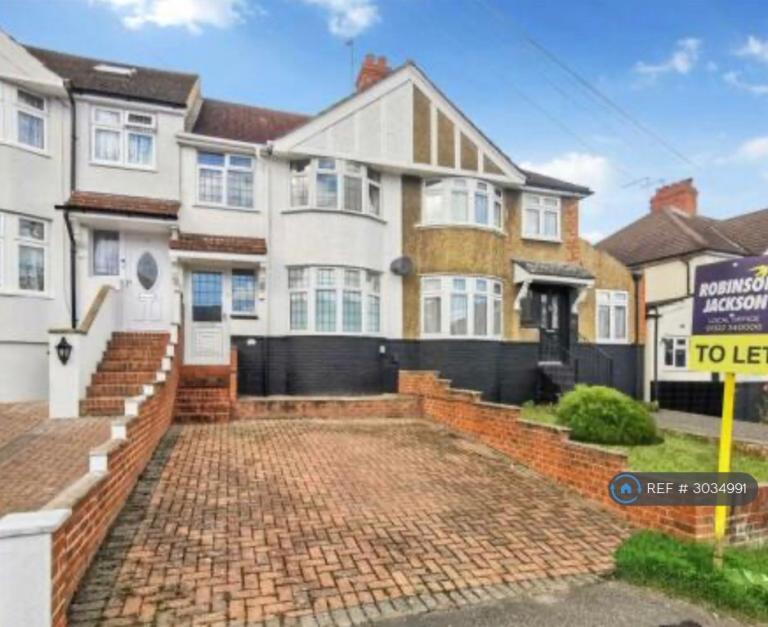 House Collindale Avenue in Greater London