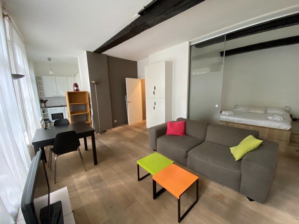 Flat Rue Jean-Jacques Rousseau in Lille