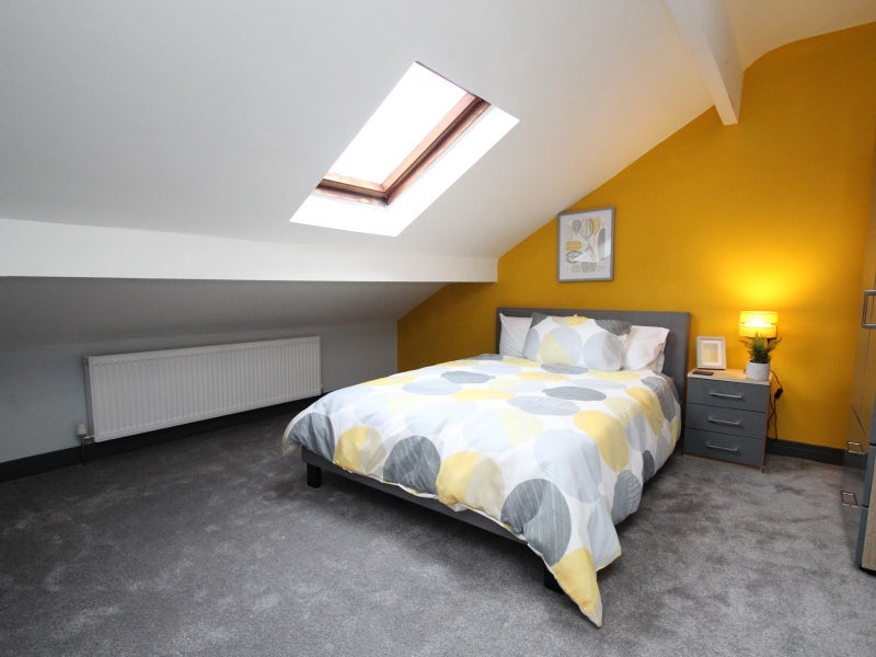 Room Back Nowell Mount in Leeds