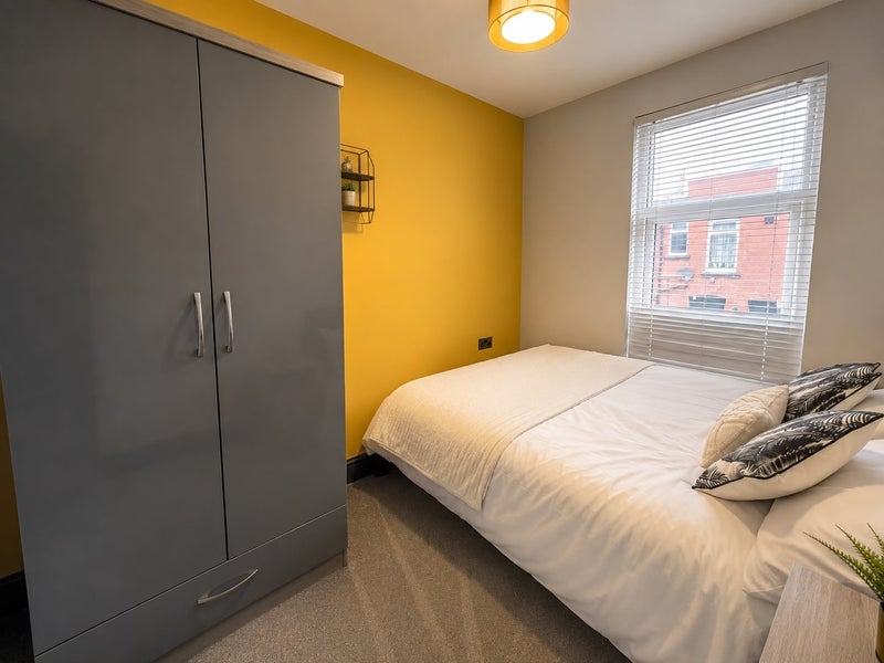 Room Back Nowell Mount in Leeds