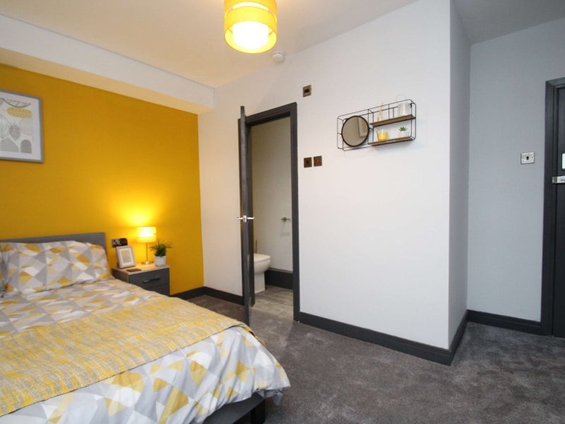 Room Back Nowell Mount in Leeds