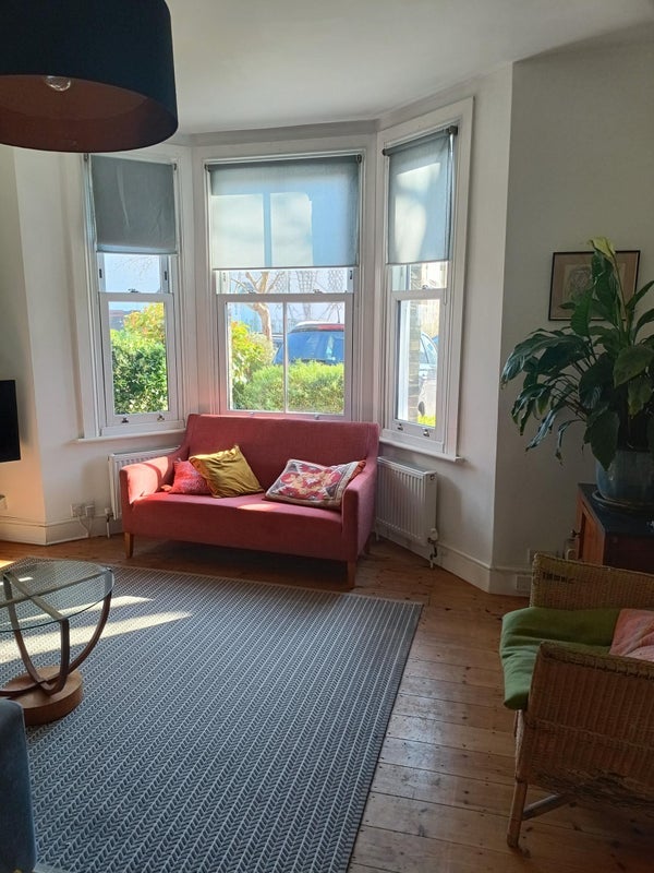 Room Somer Road in Greater London