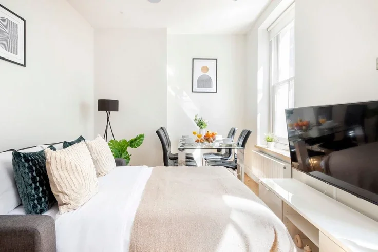 Flat Tottenham Street in Greater London