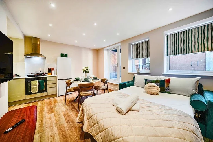 Flat Victoria Road in Rushmoor