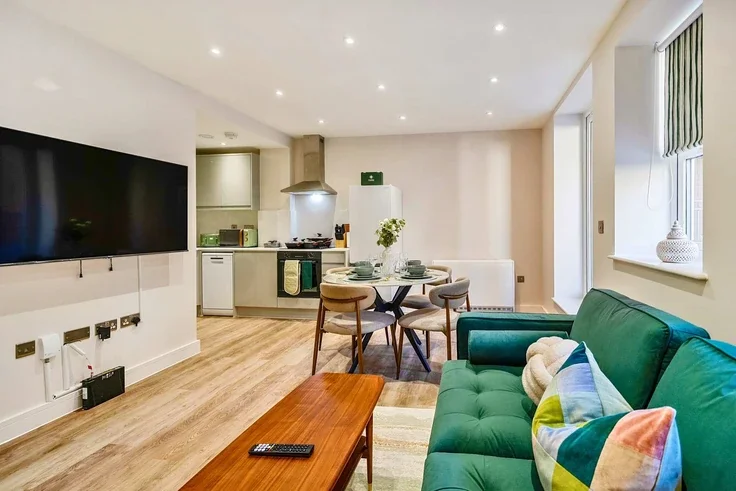 Flat Victoria Road in Rushmoor