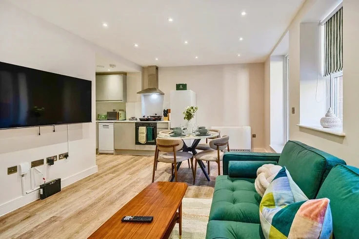 Flat Victoria Road in Rushmoor