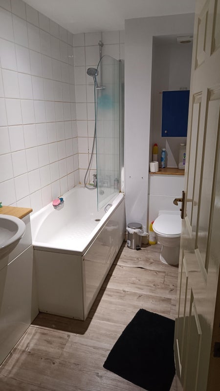 Room Edgar Wallace Close in Greater London