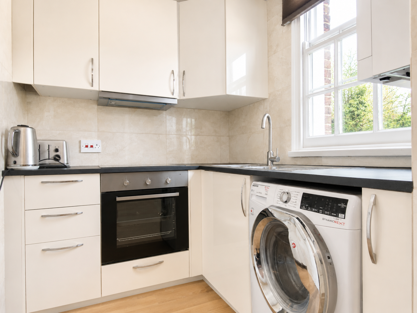 Flat Oakley Square in Greater London
