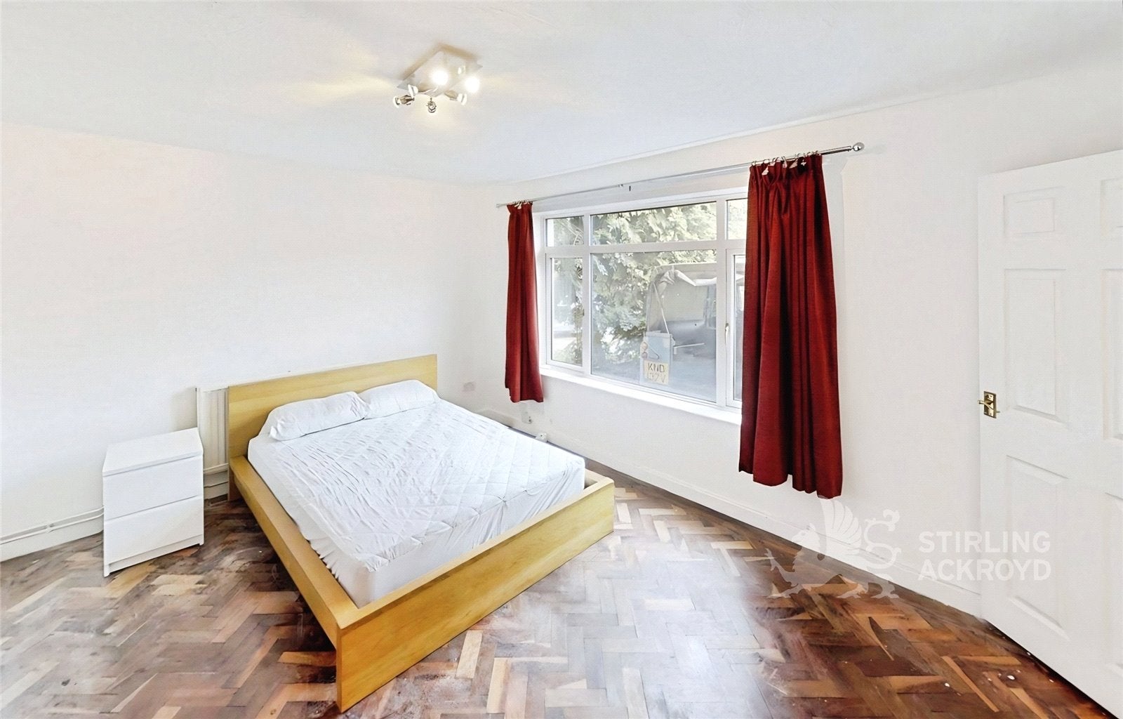 Flat Applegarth Avenue in Guildford