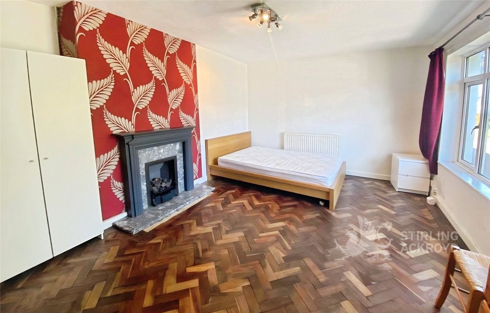 Flat Applegarth Avenue in Guildford