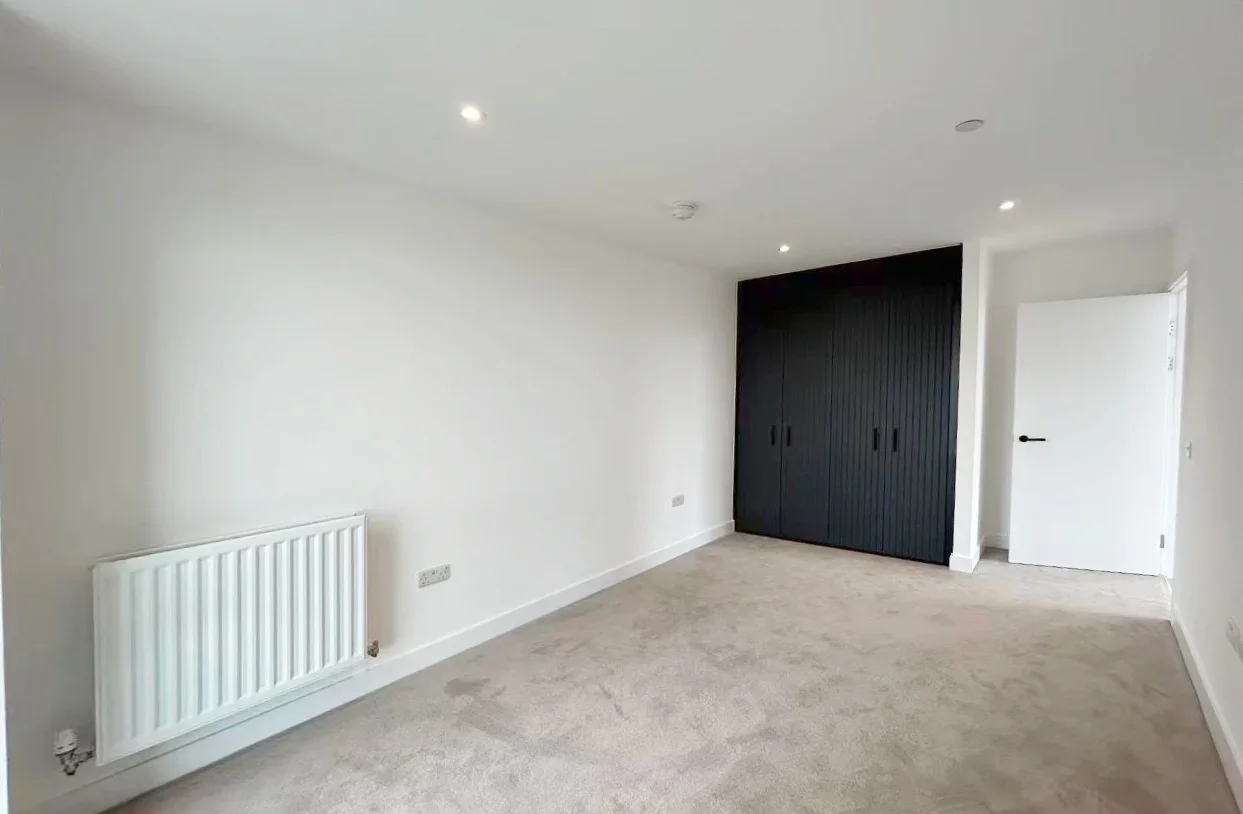 Flat Addison Road in London