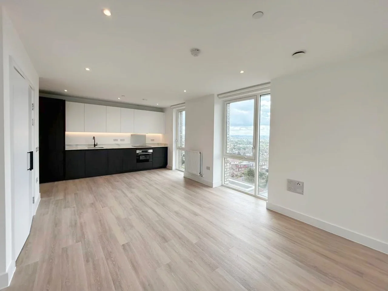 Flat Addison Road in London