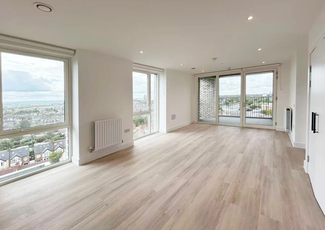 Flat Addison Road in London