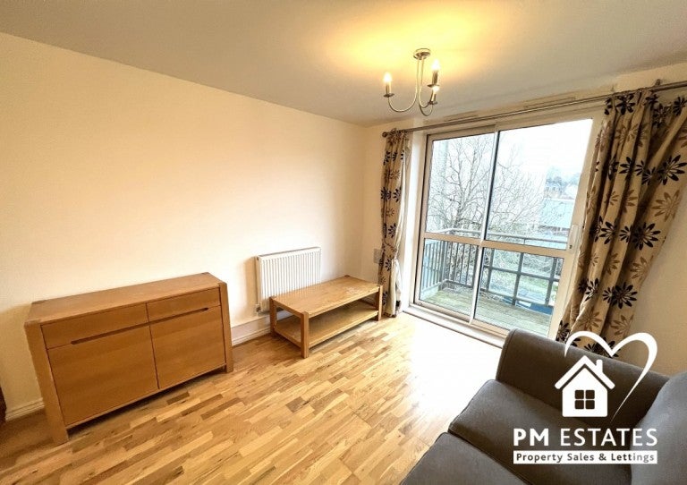 Flat Riverside in East Hertfordshire