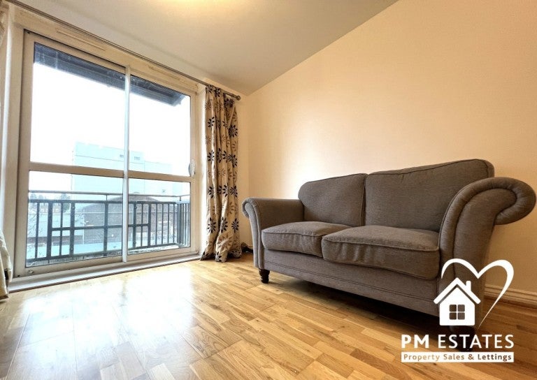 Flat Riverside in East Hertfordshire