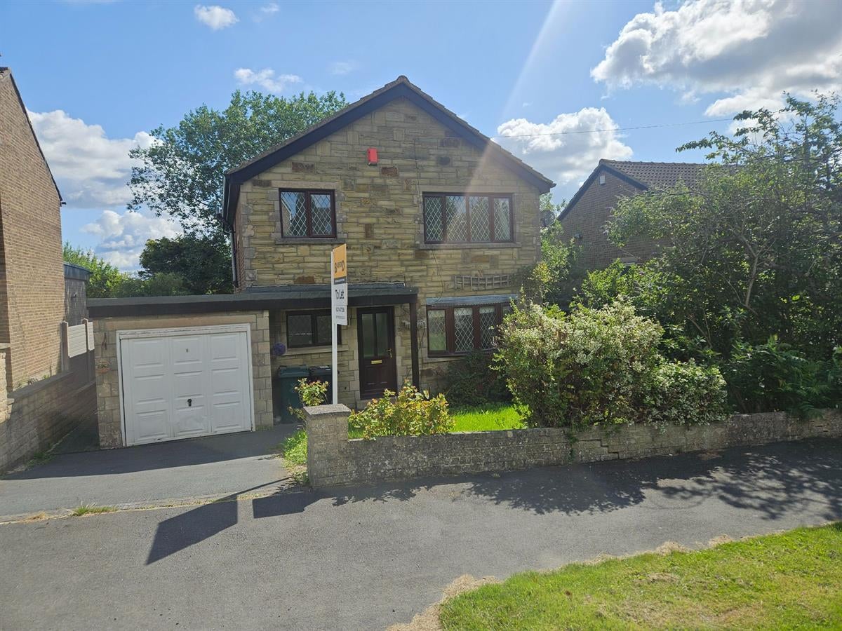 House Shann Crescent in Bradford