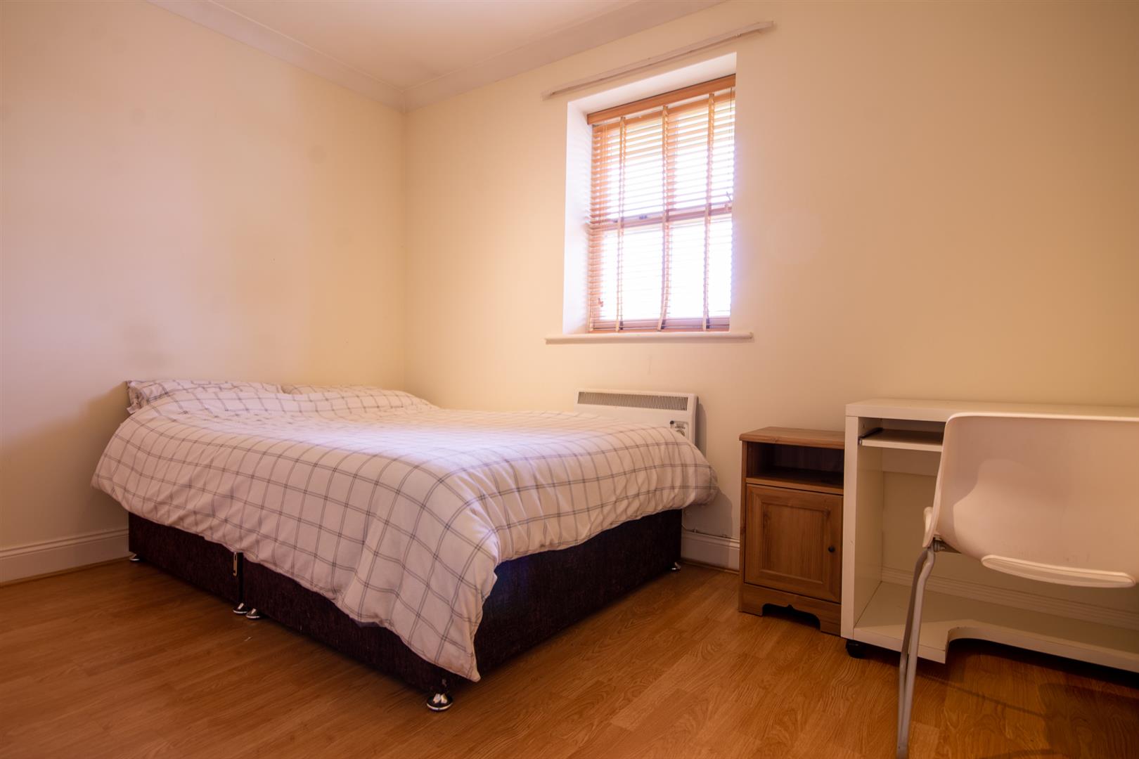Flat Middleton Avenue in Newcastle upon Tyne