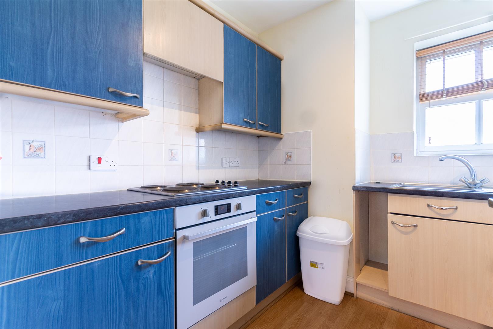 Flat Middleton Avenue in Newcastle upon Tyne