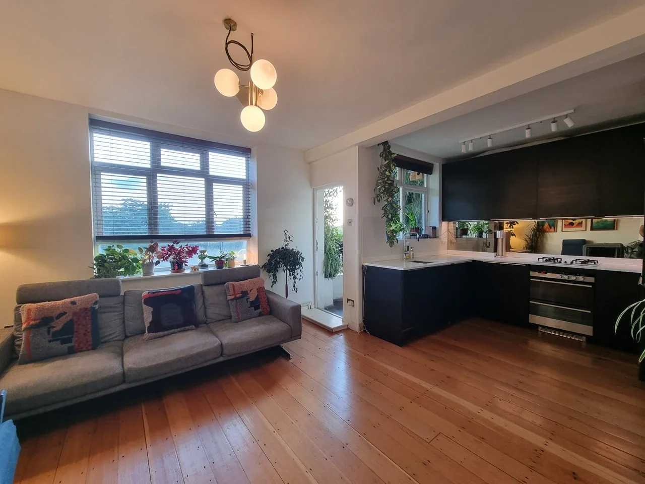 Flat Homerton Road in London