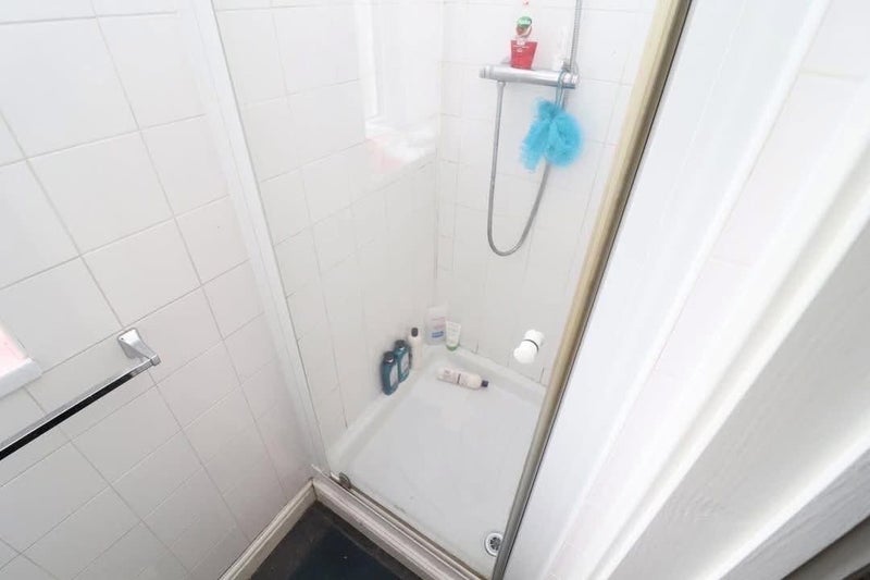 Room Lisvane Street in Cardiff