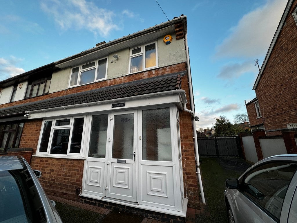 Flat Penn Road in Wolverhampton