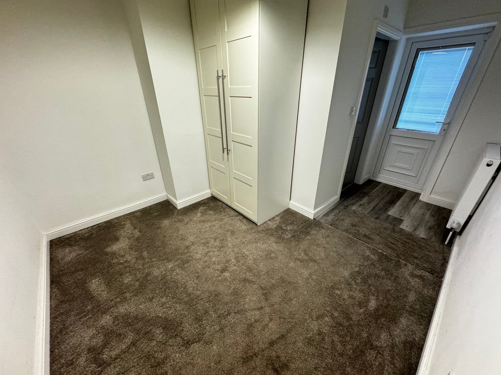 Flat Penn Road in Wolverhampton