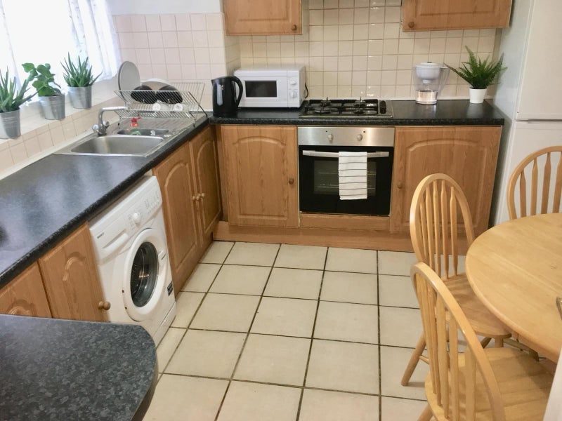 Room Wandsworth Road in Greater London