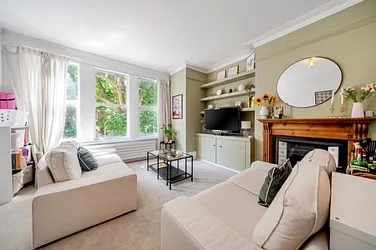 Flat Streathbourne Road in Greater London