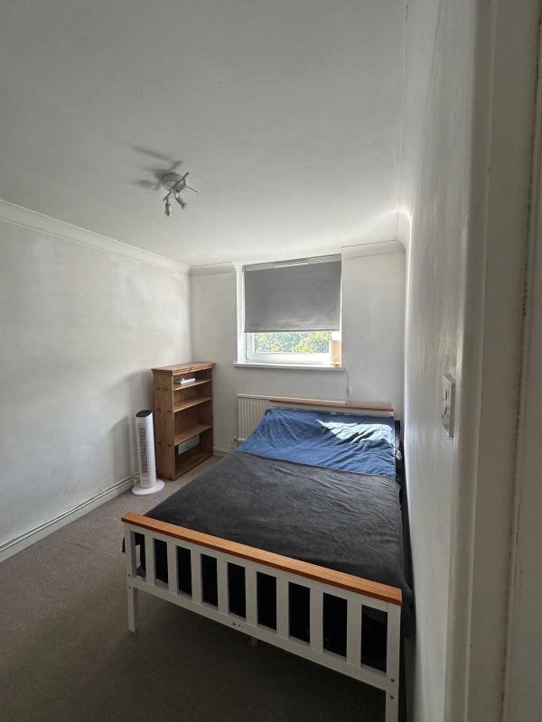 Room Lydney Close in Greater London