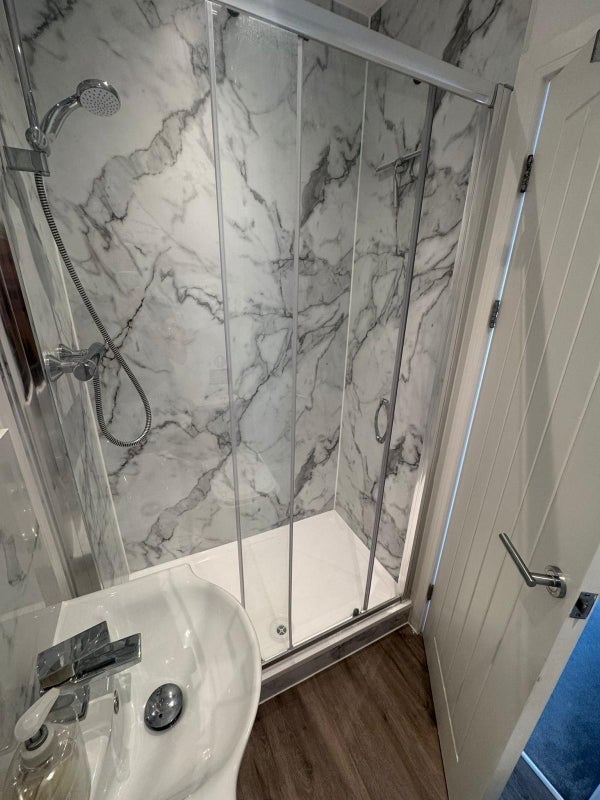 Room Almond Way in Greater London