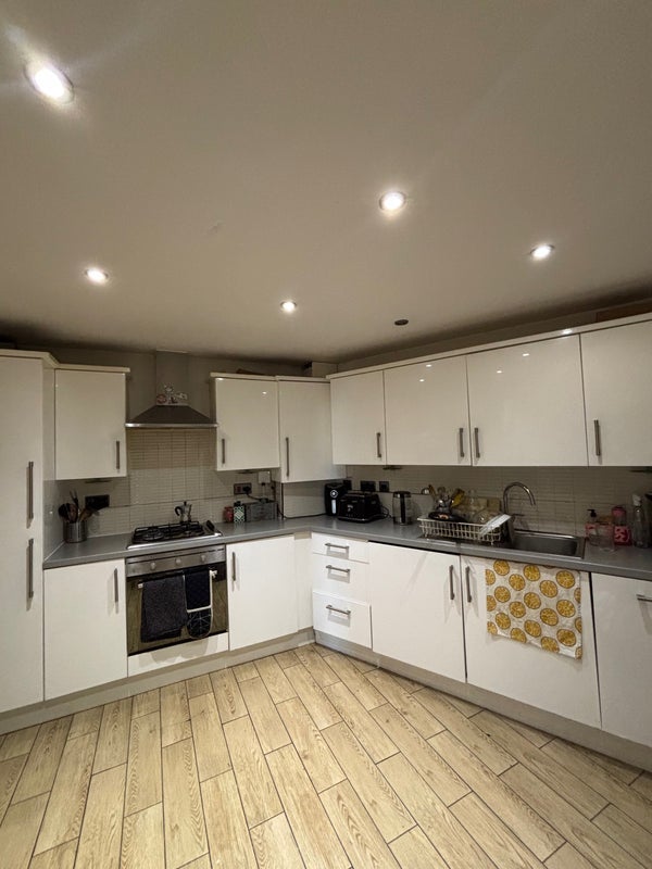 Room Essex Road in Greater London