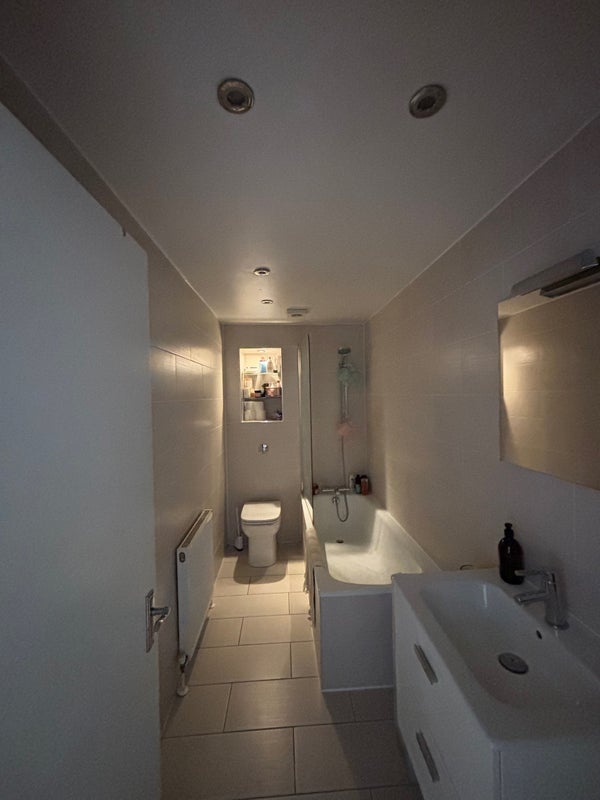Room Essex Road in Greater London