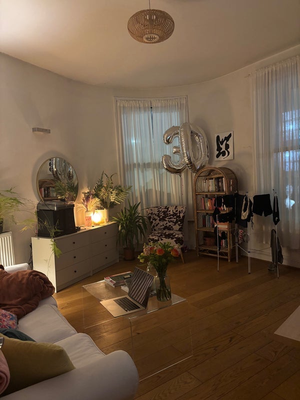 Room Essex Road in Greater London