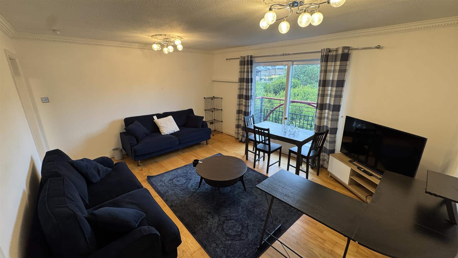 Flat Riverview Drive in Glasgow