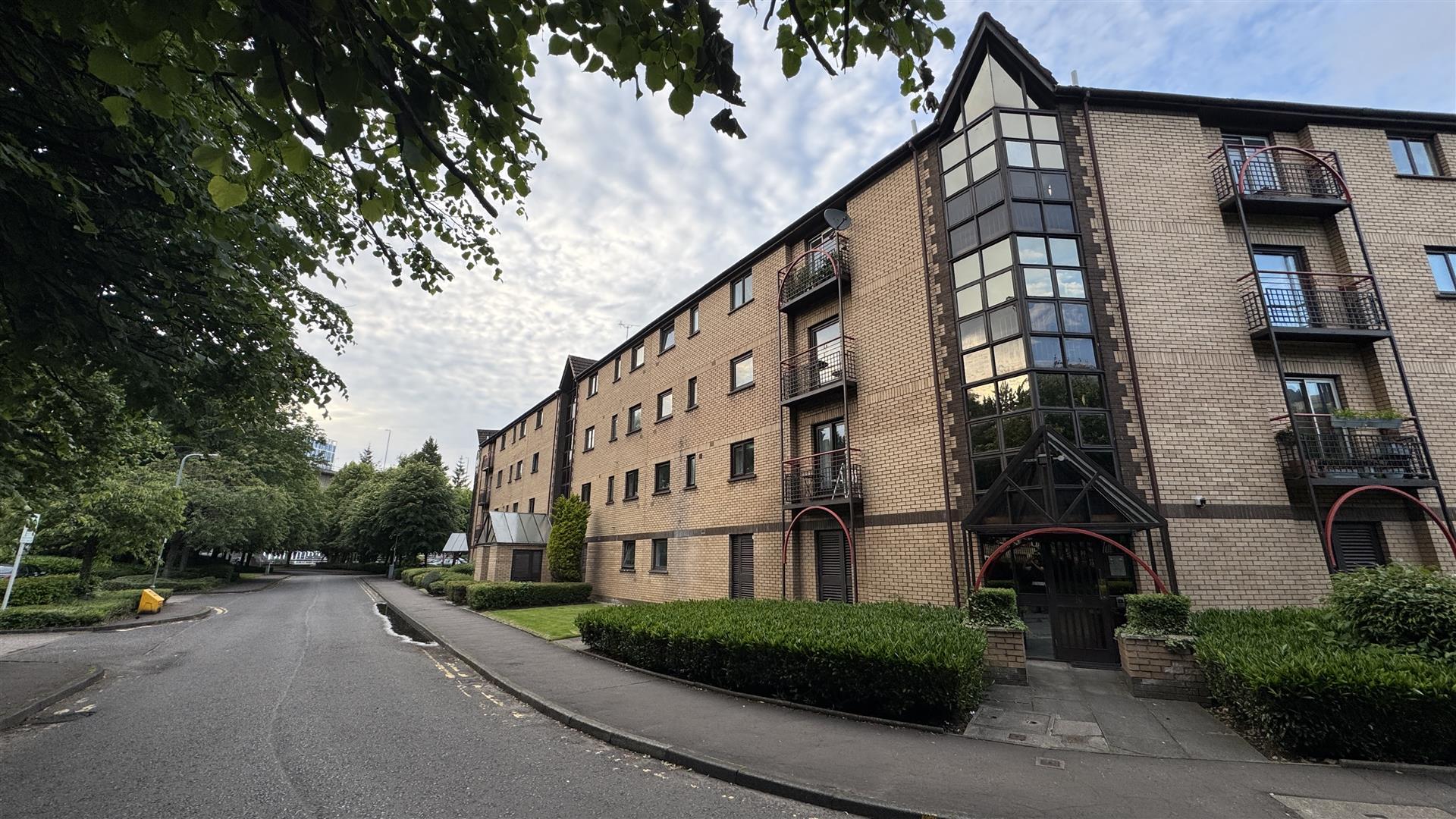 Flat Riverview Drive in Glasgow