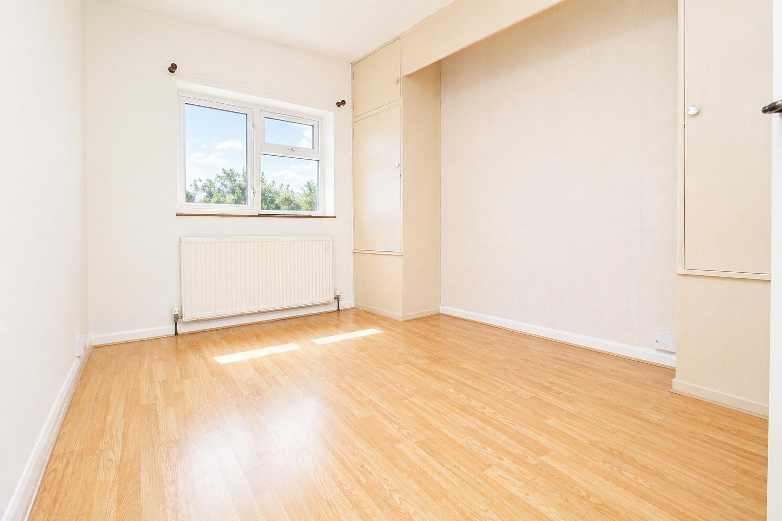 Flat Long Chaulden in Dacorum