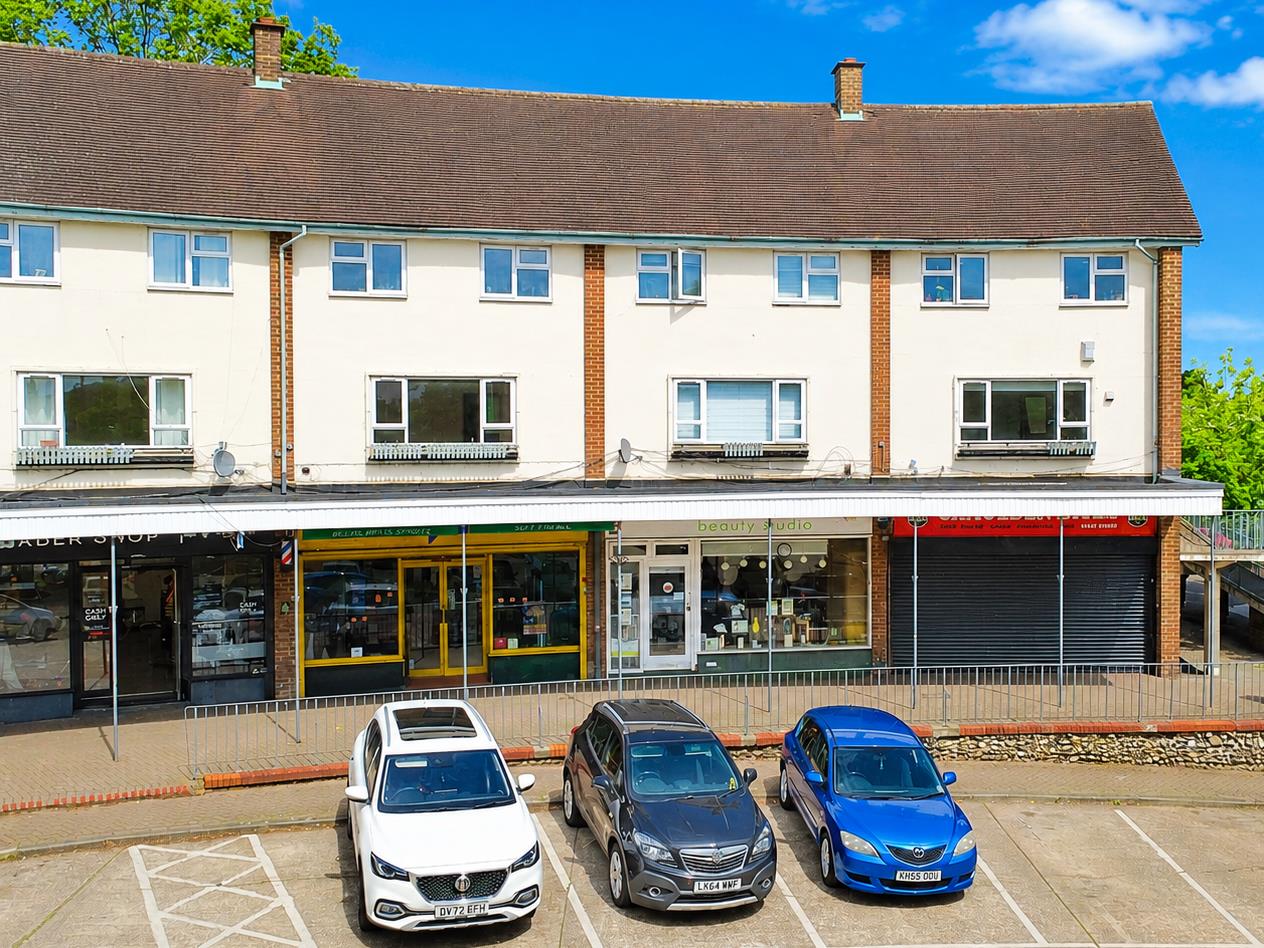 Flat Long Chaulden in Dacorum