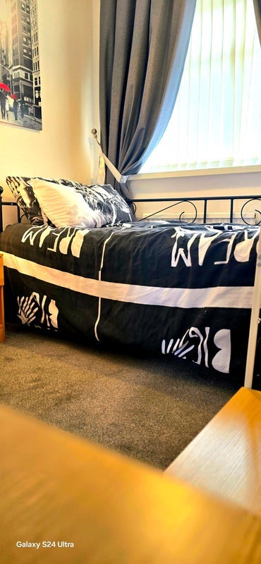 Room Manway Close in Birmingham