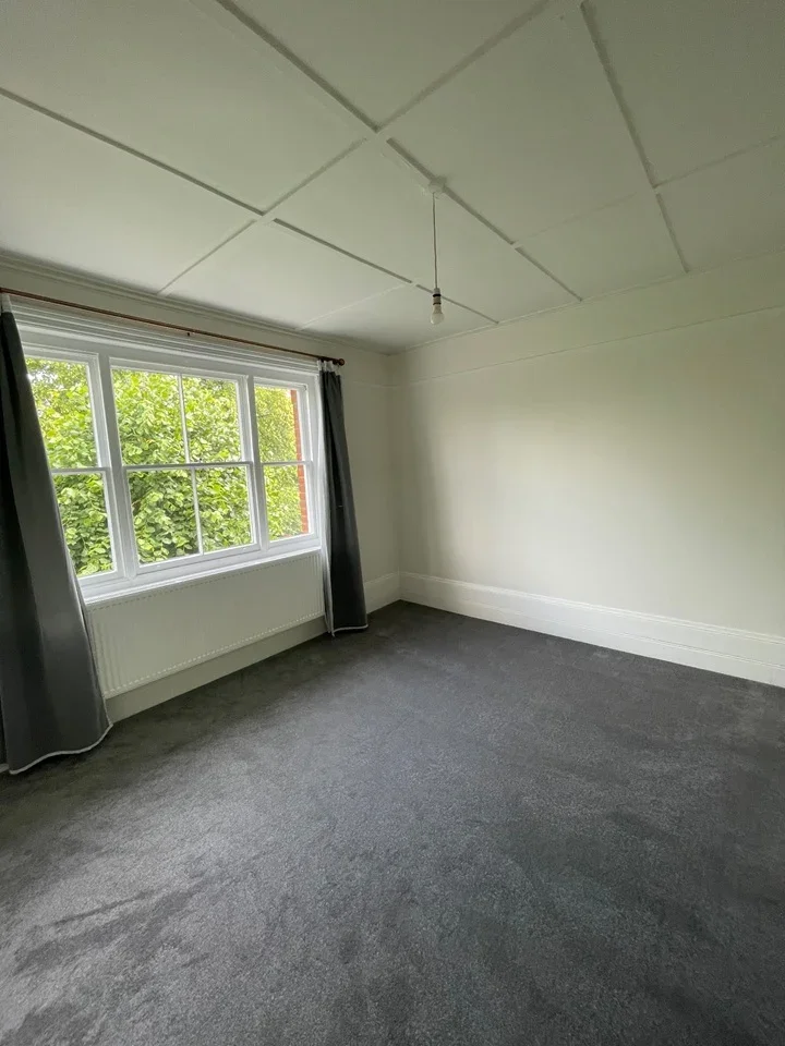Flat Salisbury Road in Greater London