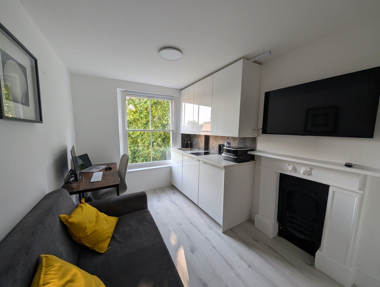 Flat Leinster Gardens in City of Westminster