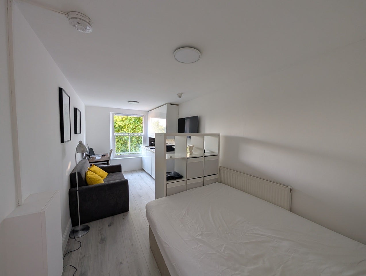Flat Leinster Gardens in City of Westminster