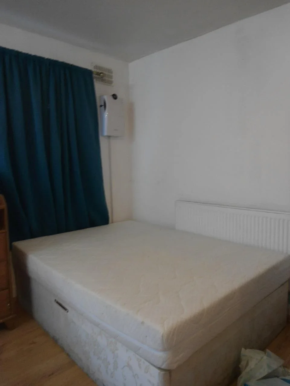 Flat Denbigh Road in Greater London