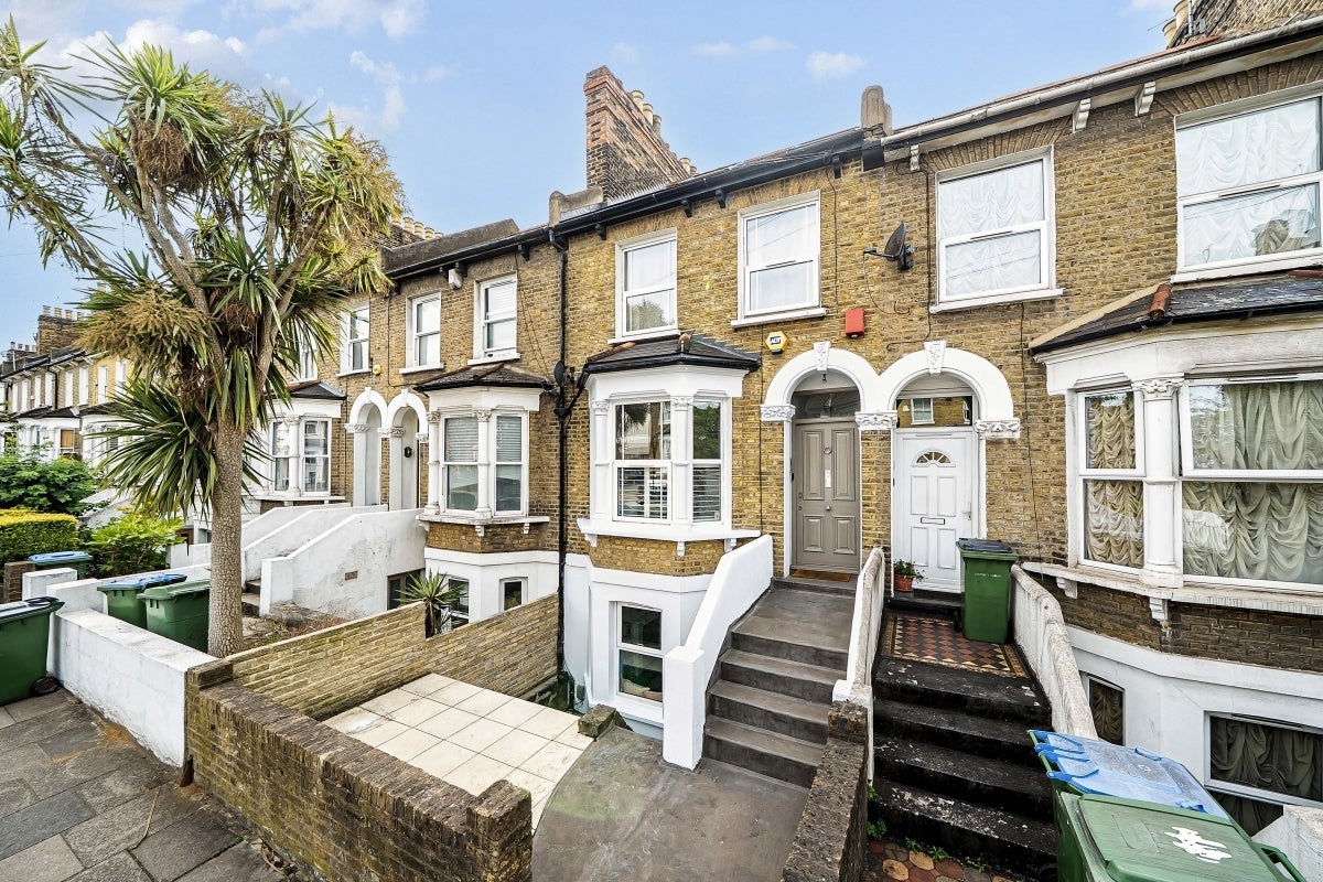 House Combedale Road in Greater London