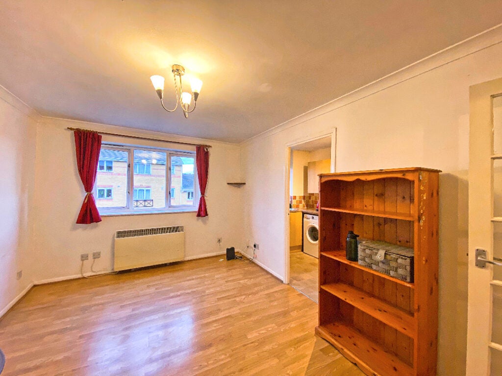 Flat Ascot Court in Rushmoor