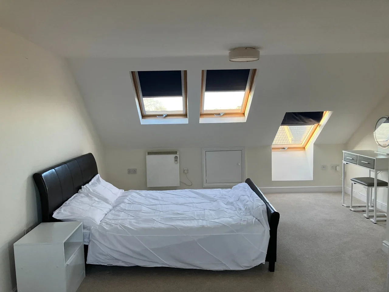 Room Singlewell Road in Gravesham